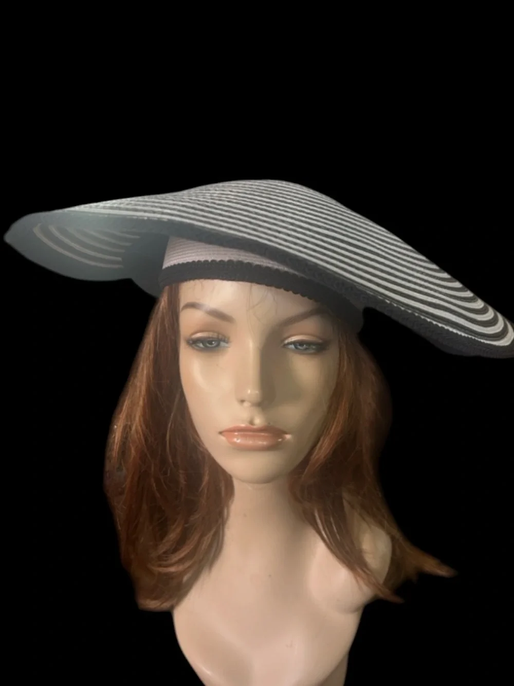 Vintage Black and White Saucer Derby Hat - Picture 3 of 13